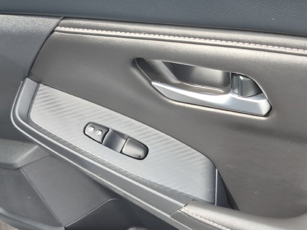 Used 2025 Nissan Sentra SV FWD image 34