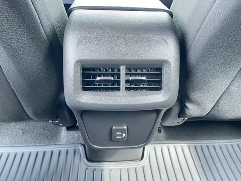 Certified 2024 Chevrolet Equinox LT FWD image 20