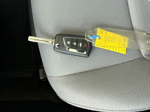 Used 2022 Toyota Corolla SE FWD image 33