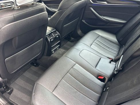 Used 2022 BMW 530i 530i w/ M Sport Package image 12