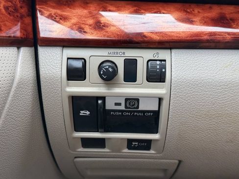 Used 2011 Subaru Outback 2.5i Limited AWD/4WD image 21