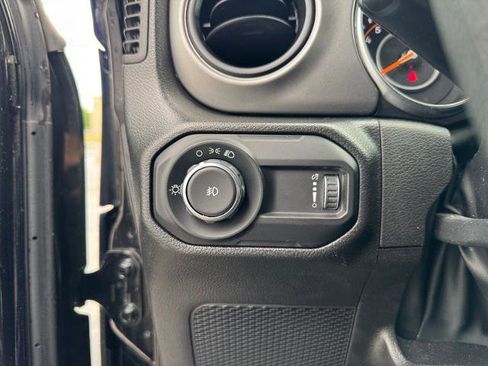 Used 2023 Jeep Wrangler Unlimited Sport AWD/4WD image 22