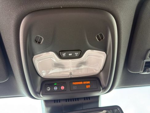 Used 2025 GMC Canyon AT4 AWD/4WD image 49