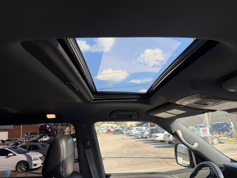 Used 2021 Nissan Armada SL w/ Midnight Edition Package image 10