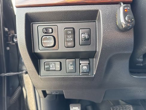 Used 2014 Toyota Tundra Limited w/ Limited Premium Package image 26