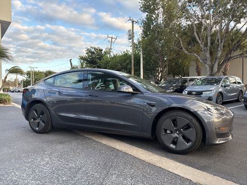 Used 2023 Tesla Model 3 Standard Range image 3