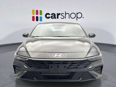 Used 2025 Hyundai Elantra Sport FWD image 8