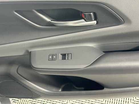 Used 2023 Toyota Prius XLE FWD image 29