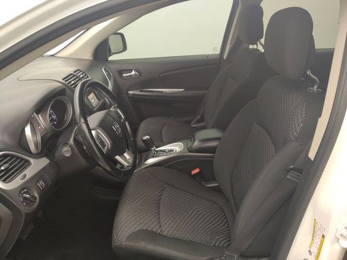 Used 2020 Dodge Journey SE w/ SE Popular Equipment Group image 17