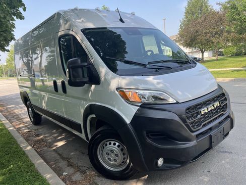 Used 2025 RAM ProMaster 2500 w/ Convenience Group image 2