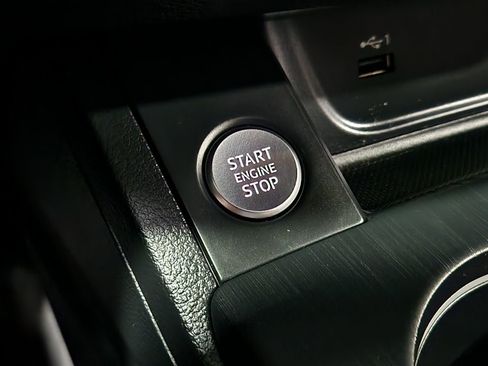 Used 2019 Audi A4 2.0T Premium w/ Convenience Package image 40