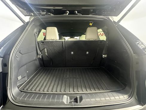 Used 2024 Toyota Grand Highlander AWD Hybrid image 23
