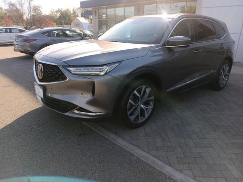 Used 2023 Acura MDX SH-AWD w/ Technology Package image 2