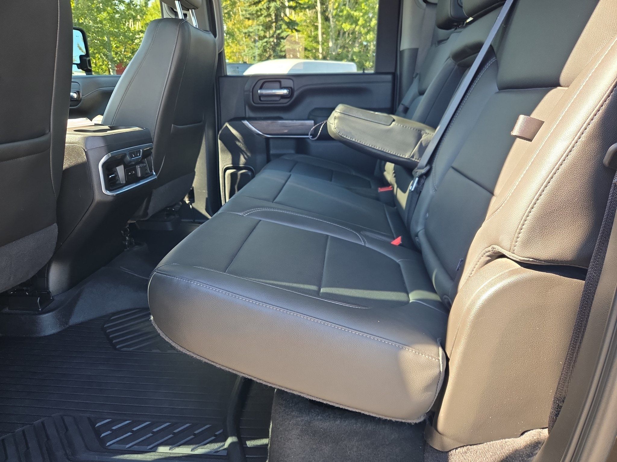 Used 2020 Chevrolet Silverado 2500 LTZ w/ LTZ Plus Package AWD/4WD image 19