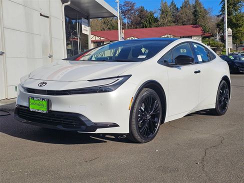 New 2026 Toyota Prius Plug-In Hybrid image 7