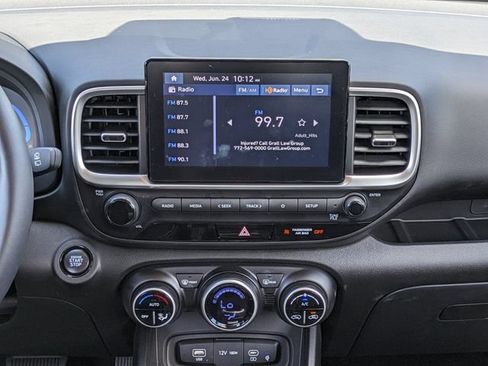 Used 2026 Hyundai Venue SEL FWD image 19