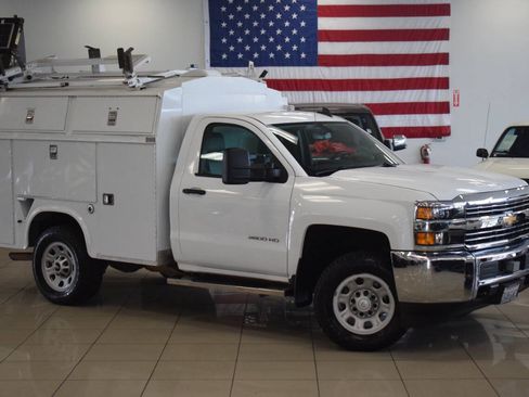Used 2016 Chevrolet Silverado 3500 W/T RWD image 3