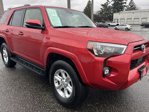 Certified 2022 Toyota 4Runner SR5 Premium w/ Moonroof Package image 3