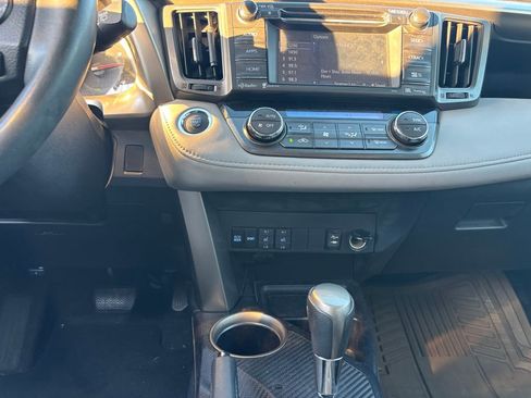 Used 2014 Toyota RAV4 Limited w/ Technology Package image 8