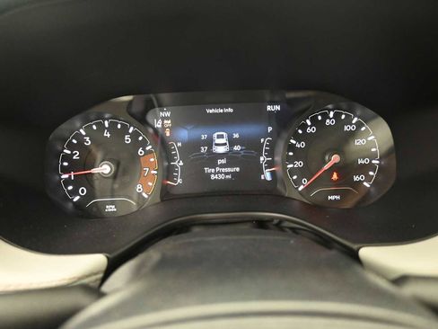 Used 2022 Jeep Compass Limited image 7