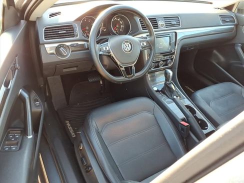 Used 2017 Volkswagen Passat 1.8T SE FWD image 16