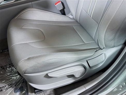 Certified 2025 Hyundai Elantra Sport image 15