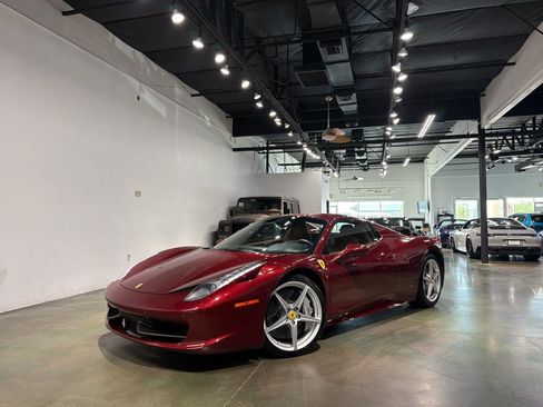 Used 2013 Ferrari 458 Spider RWD image 2