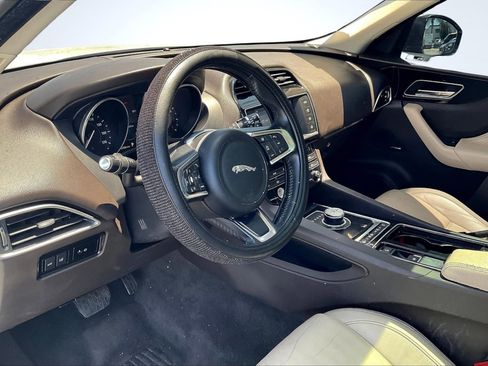 Used 2018 Jaguar F-PACE Prestige AWD/4WD image 14