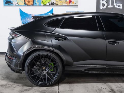 Used 2020 Lamborghini Urus image 4