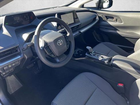 Certified 2025 Toyota Prius LE image 9
