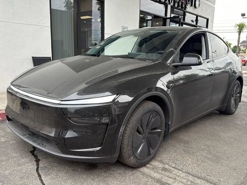 Used 2026 Tesla Model Y Long Range AWD/4WD image 2