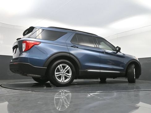 Used 2020 Ford Explorer XLT RWD image 32