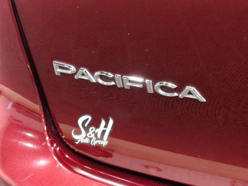 Used 2017 Chrysler Pacifica Touring-L FWD image 57