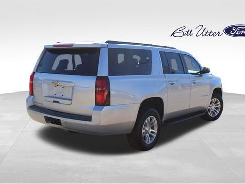 Used 2018 Chevrolet Suburban LT image 5