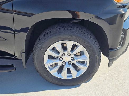 Used 2022 Chevrolet Silverado 1500 Custom RWD image 9