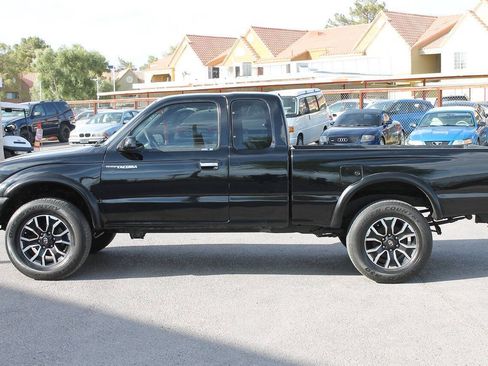 Used 2000 Toyota Tacoma PreRunner w/ Value Pkg RWD image 4