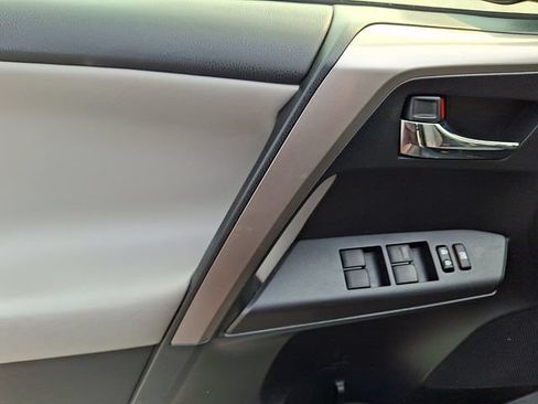Certified 2018 Toyota RAV4 XLE AWD/4WD image 12