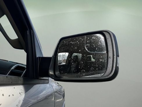Used 2020 RAM 1500 Laramie RWD image 28