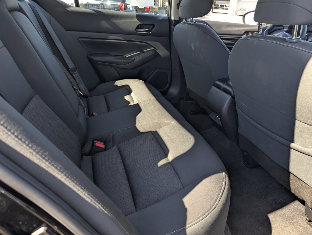 Used 2024 Nissan Altima 2.5 SV FWD image 30
