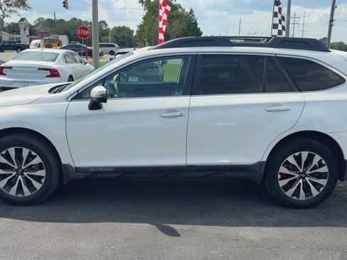 Used 2015 Subaru Outback 2.5i Limited AWD/4WD image 5