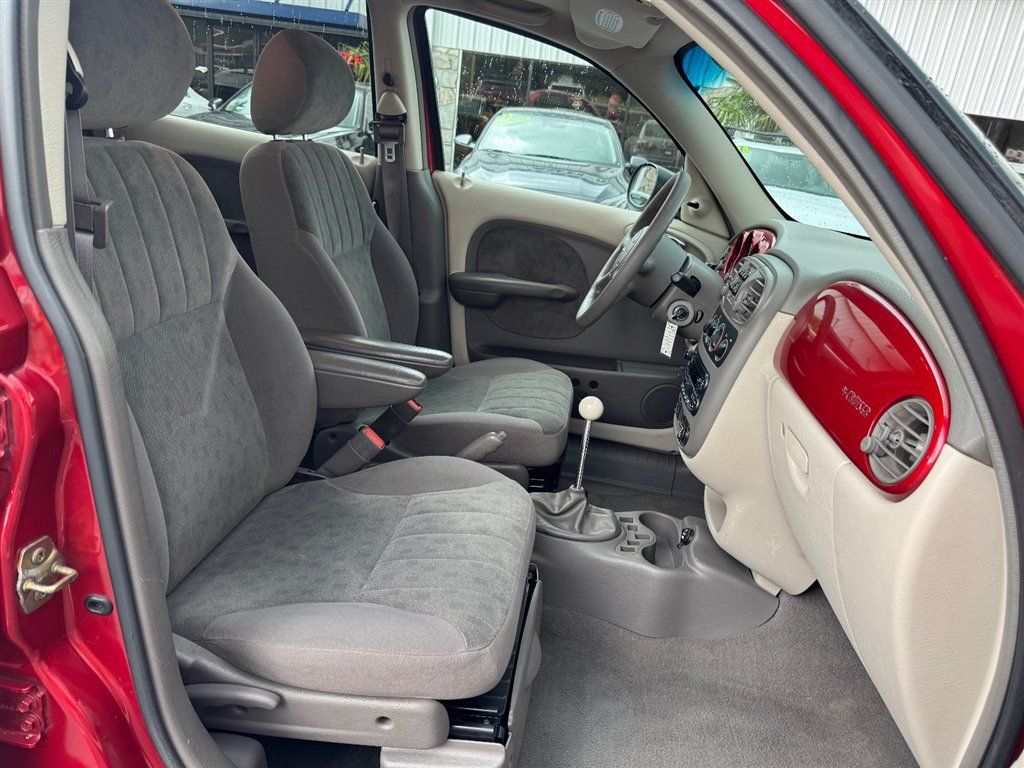 Used 2002 Chrysler PT Cruiser FWD image 15