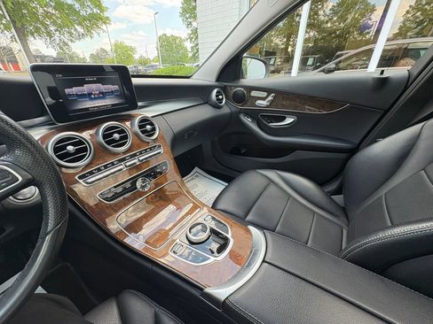 Used 2017 Mercedes-Benz C 300 4MATIC Sedan image 42