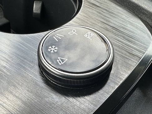 Certified 2021 Nissan Rogue S image 32