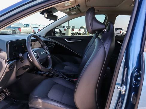 Used 2024 Kia Niro EX Touring FWD image 18