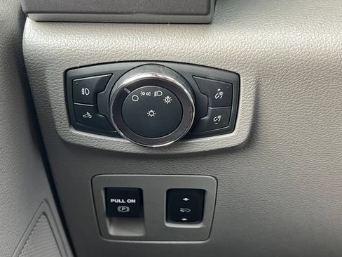 Used 2019 Ford F150 XLT w/ Equipment Group 302A Luxury AWD/4WD image 21