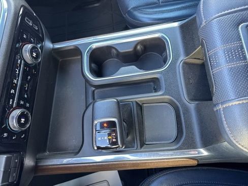 Used 2022 Chevrolet Silverado 1500 High Country w/ High Country Premium Package AWD/4WD image 24