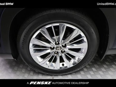 Used 2024 Toyota Grand Highlander AWD image 4
