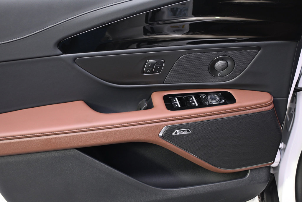 New 2026 Lincoln Nautilus Reserve w/ Jet Appearance Package AWD/4WD image 22