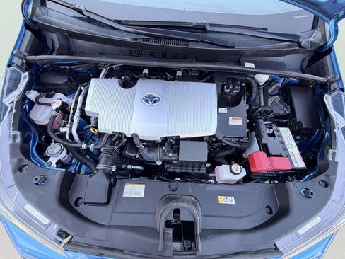 Used 2022 Toyota Prius LE AWD/4WD image 8