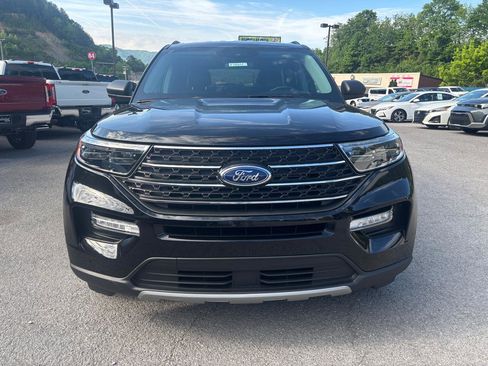 Used 2023 Ford Explorer XLT w/ Equipment Group 202A AWD/4WD image 7